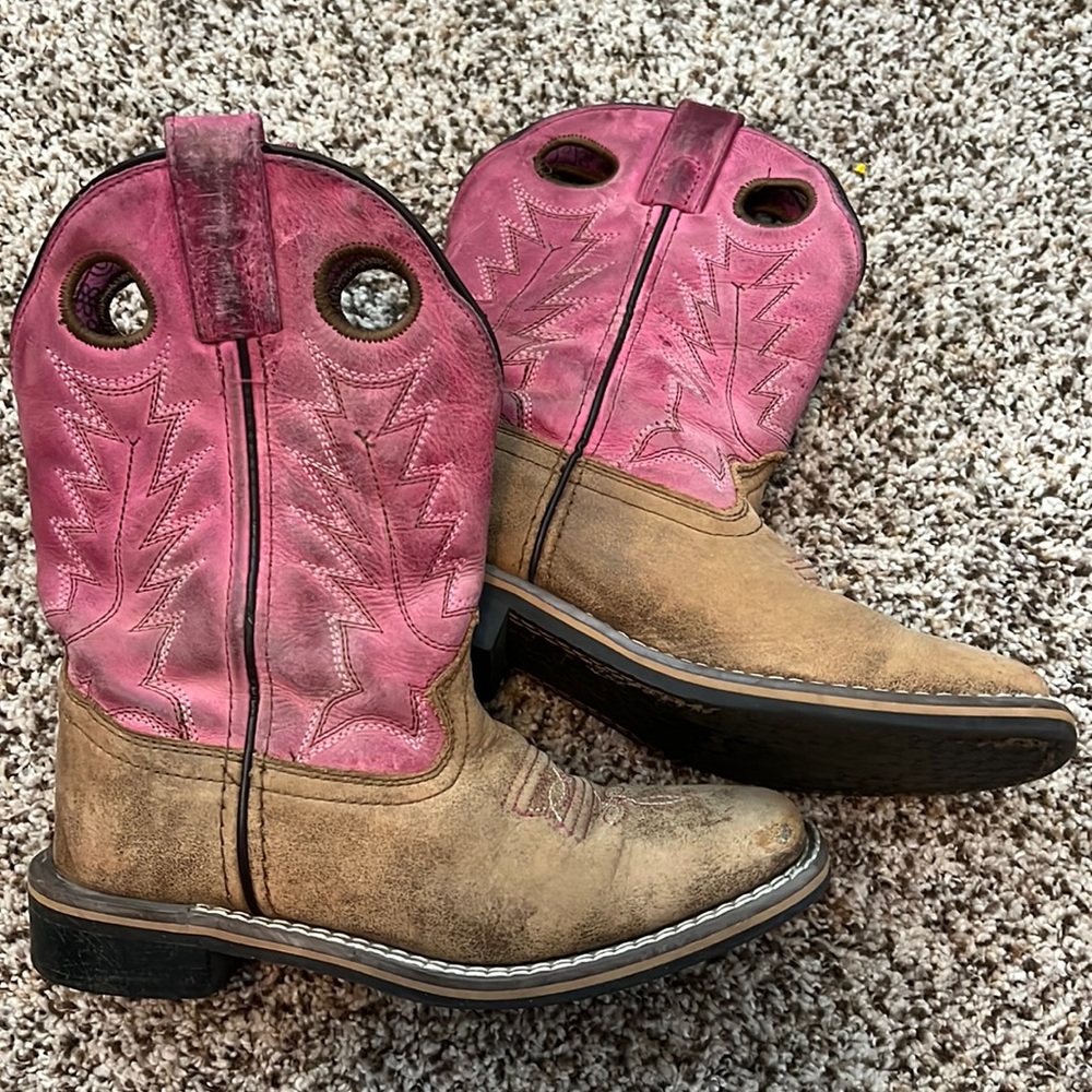 Girls pink cowgirl boots